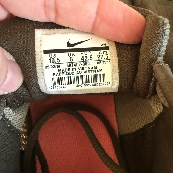 Nike Women’s Olive Nike Air Sneakers - Picture 5 of 8